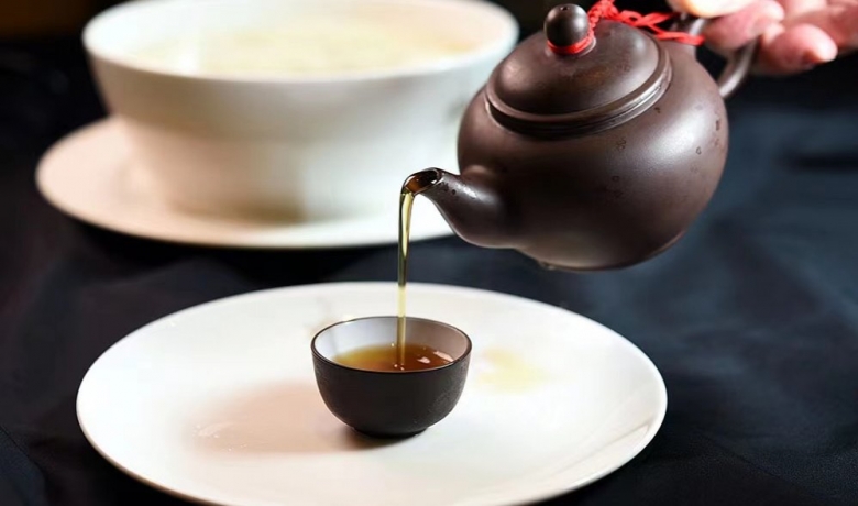 茶壺菌菇湯